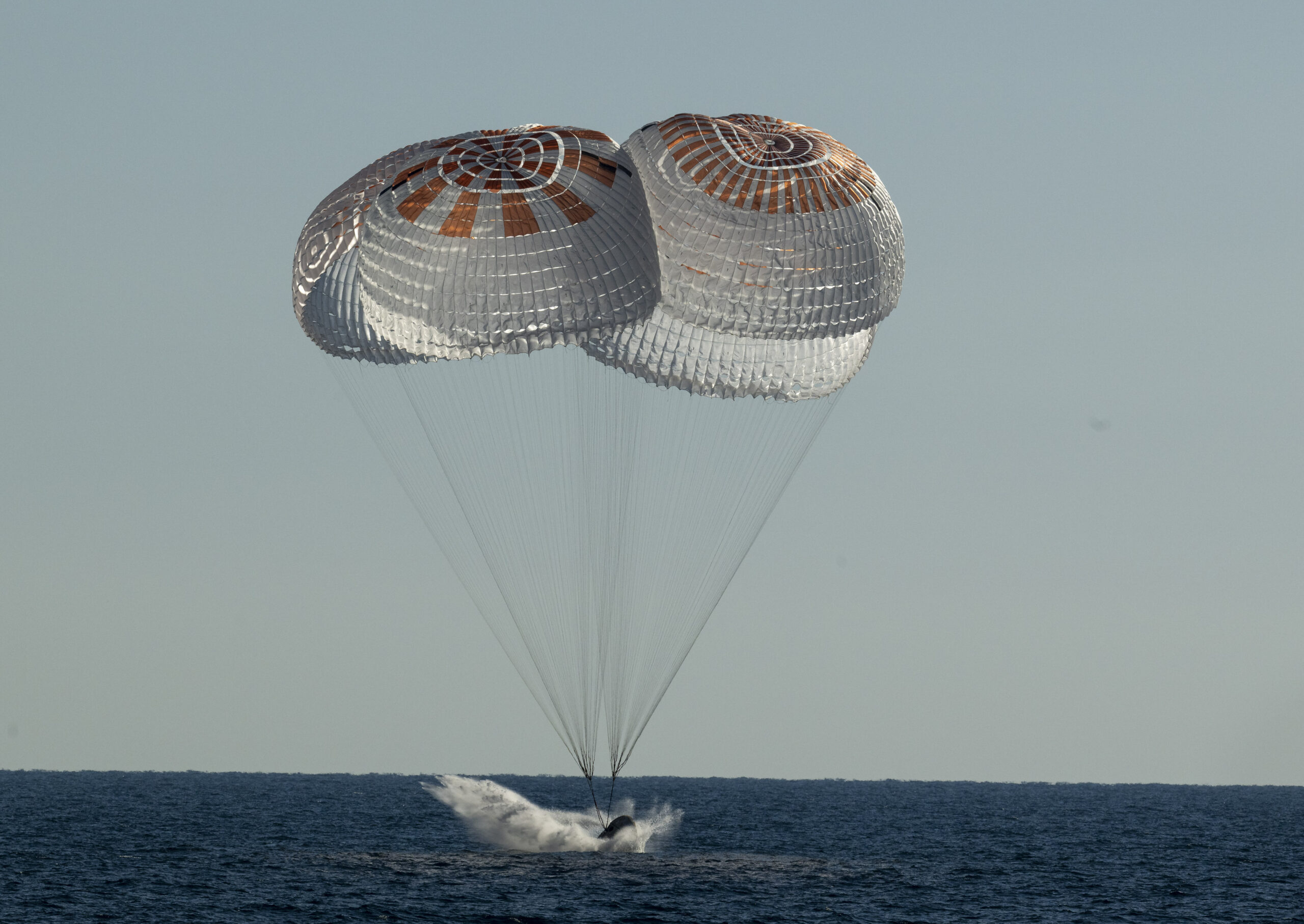 SpaceX 載人4號濺落
