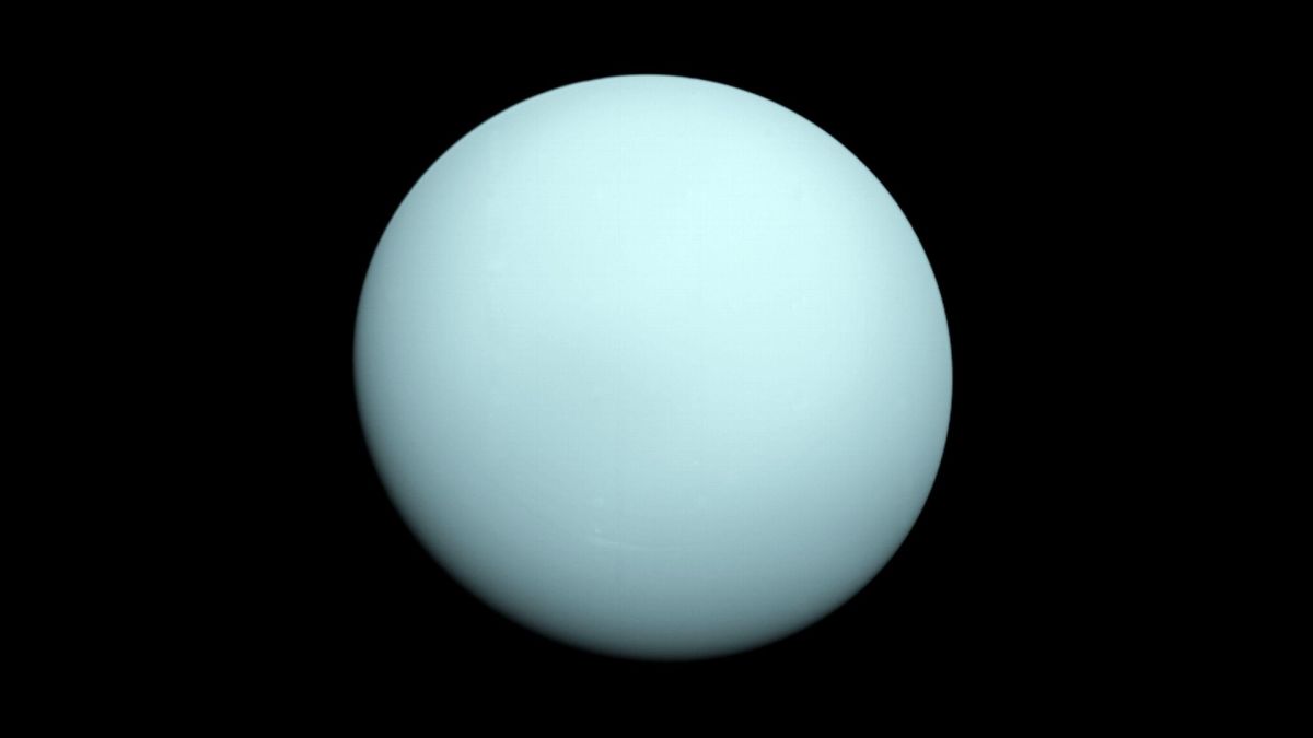 航海家 2 號拍攝的天王星